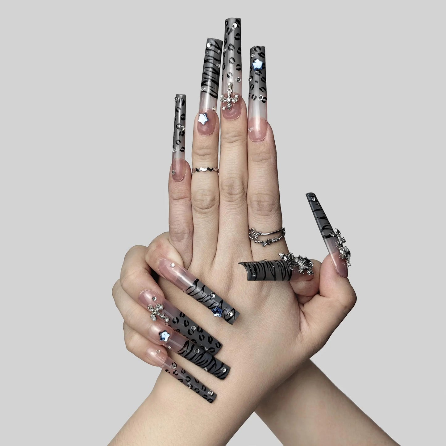 Long Novel Design Reusable Handmade Nails β Stylish Press-On Artificial Nails for Easy Glamorous Looks - AllvueCo