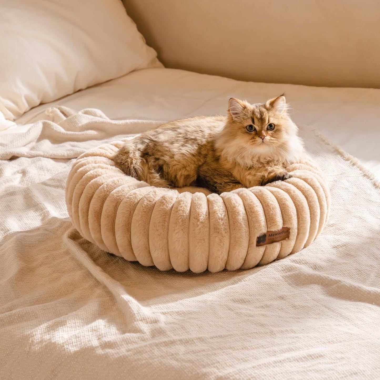 Plush Donut Cat Bed – Cozy Round Nest for Small Pets (Up to 25 lbs) - AllvueCo