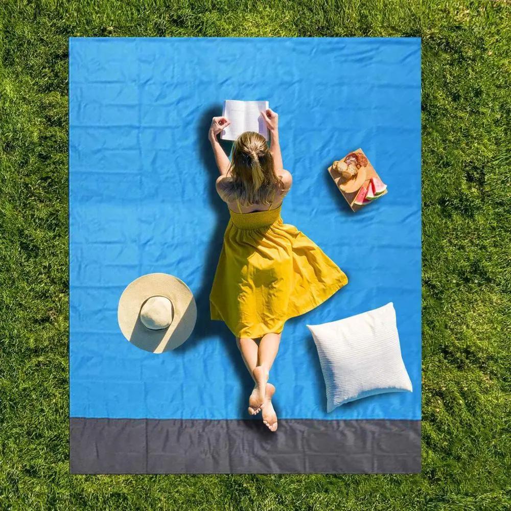 Portable Waterproof Picnic Mat – Foldable Beach Blanket with Carry Bag & Pegs - AllvueCo