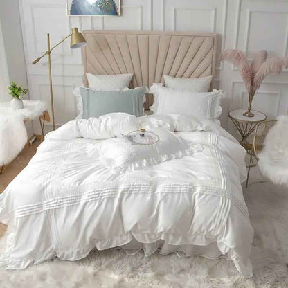 Lace Bed Quilt - Elegant Cover Girl Bedding Set for a Stylish Bedroom